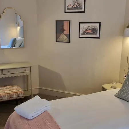 The Golden Cross Hotel Cirencester Room photo